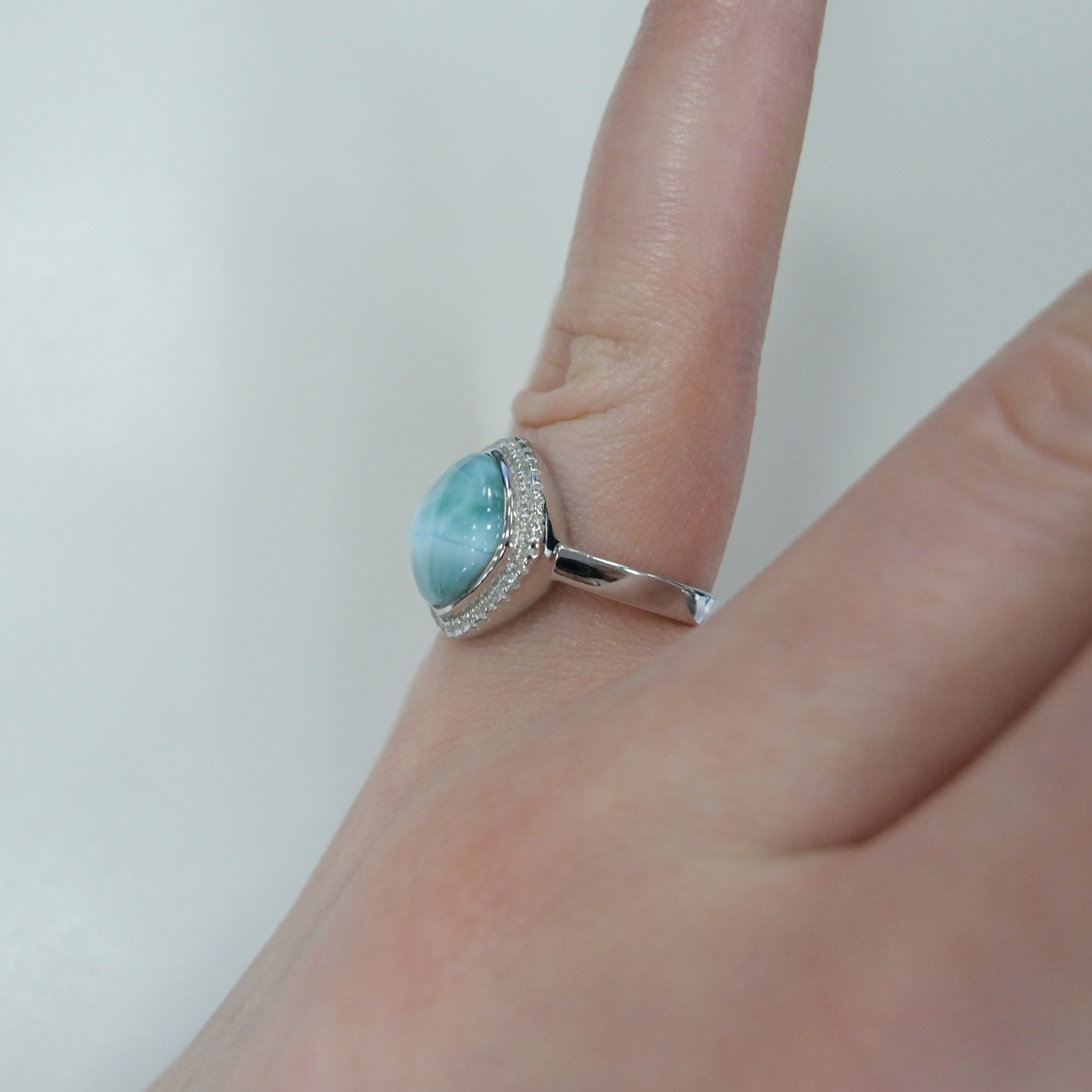 Серебряное кольцо с ларимаром